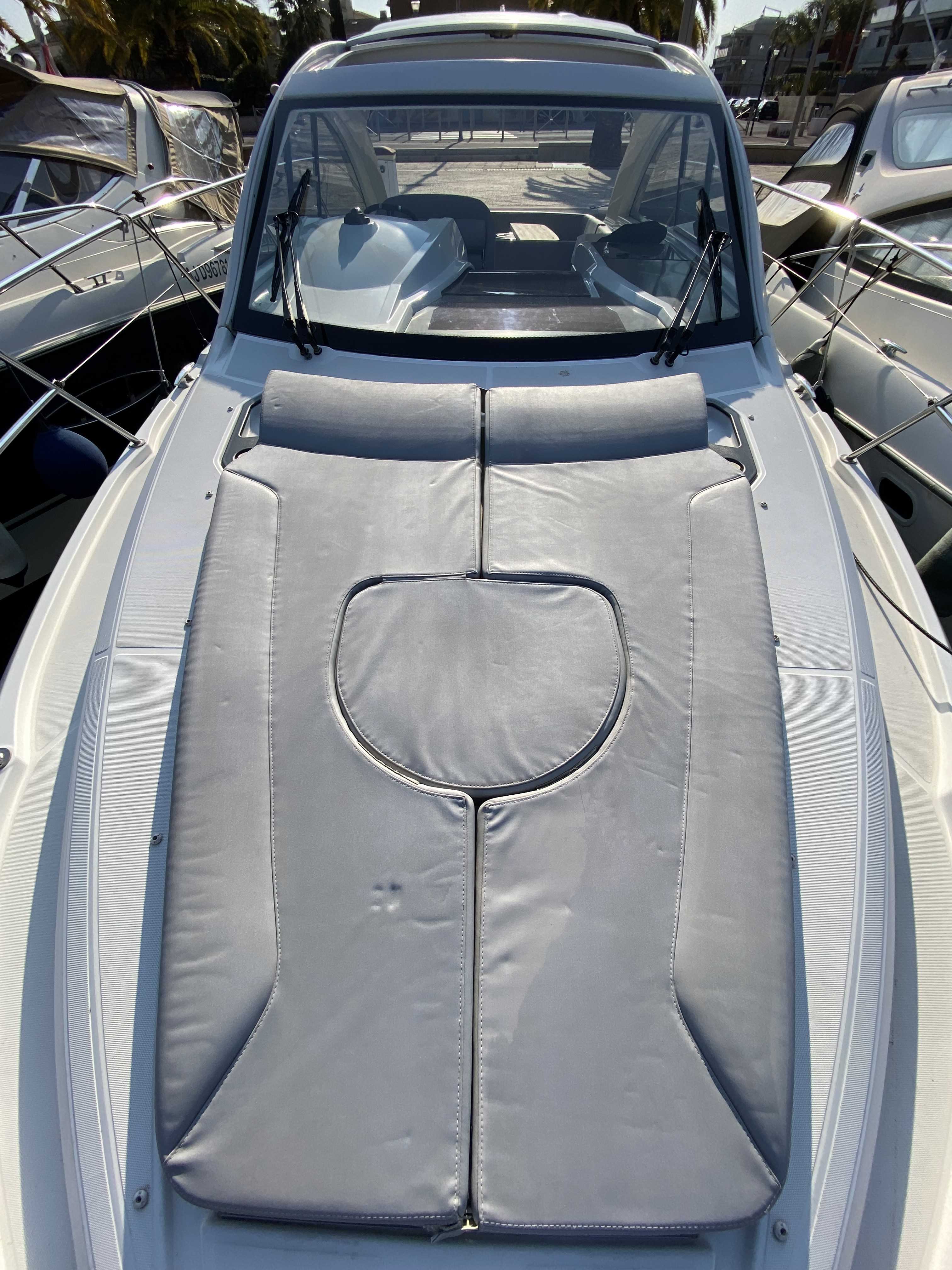 slider 1 Beneteau Flyer Gran Turismo 34